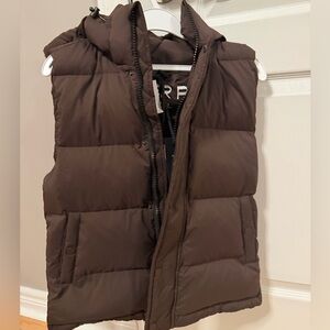 ARITZIA TNA SUPER PUFF VEST